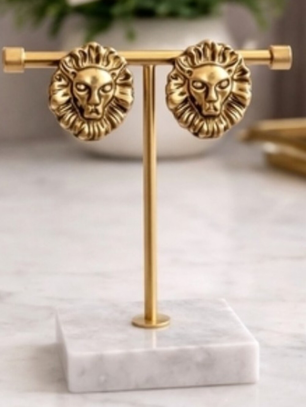 Vintage Gold Lion Post Earrings - Pre-loved